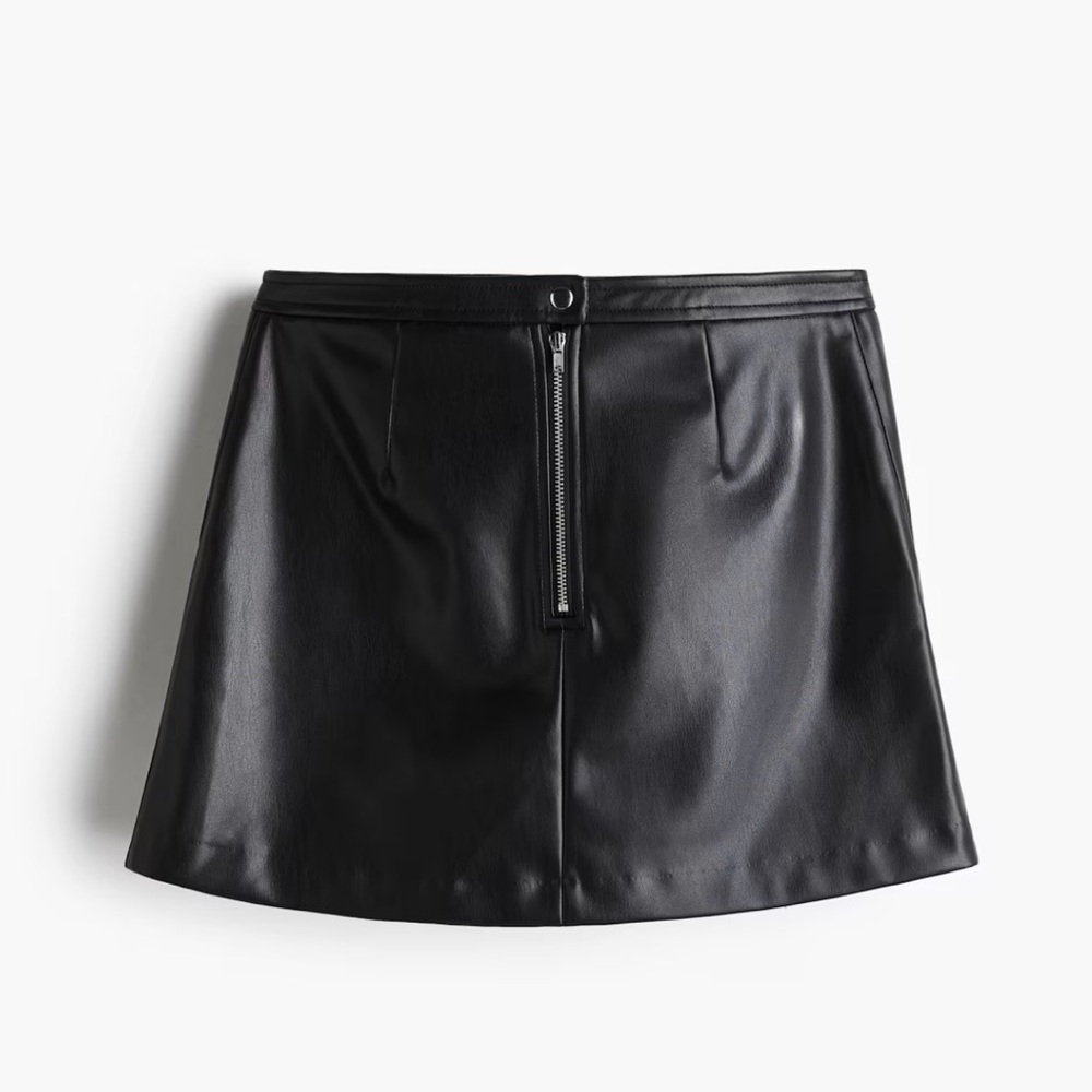 H&M Black Faux Leather Mini Skirt with Center Zip